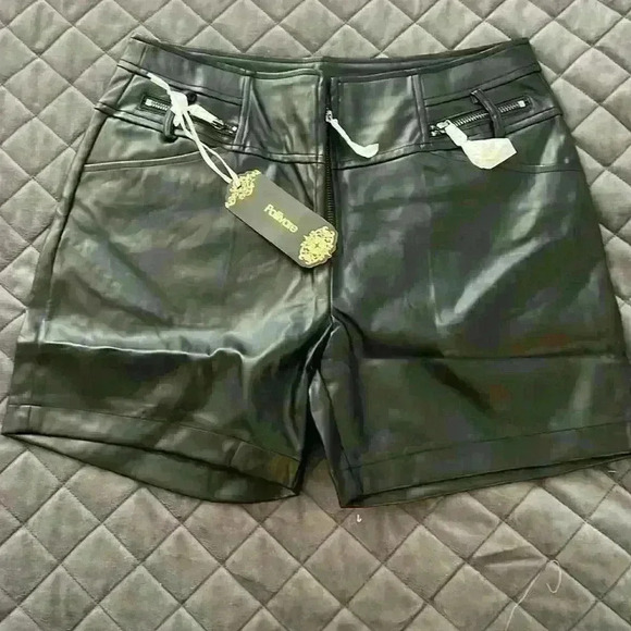 Pallivare shorts - Picture 1 of 6